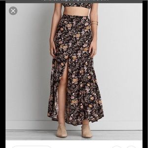 American Eagle Black Floral Skirt